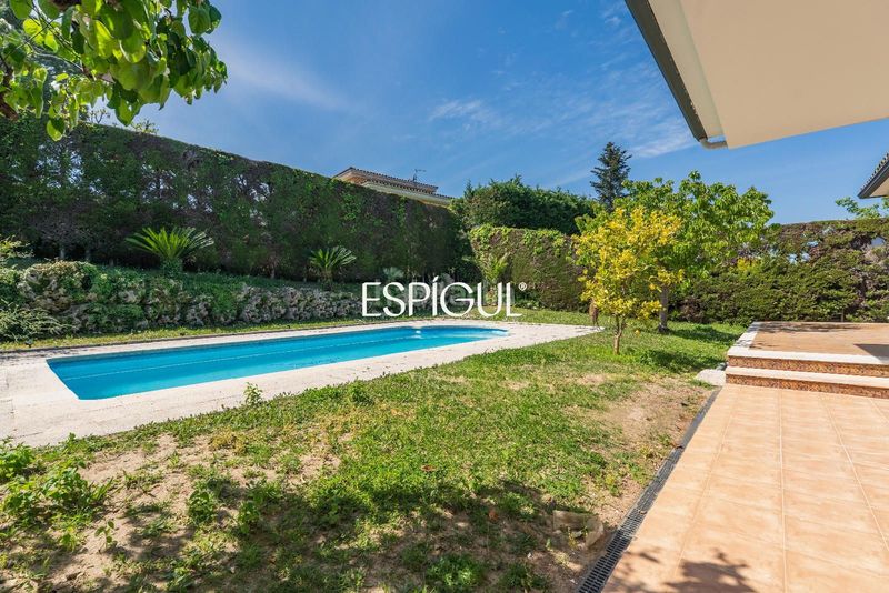 Foto 85c2242d-2e0b-4302-bf5c-7a0011f37e5c. Casa amb calefacció aparcament piscina a Montilivi Girona