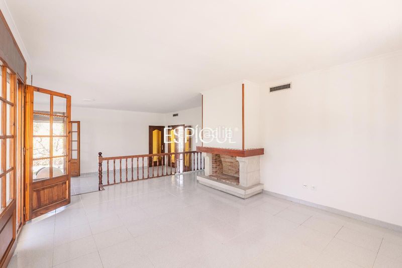 Foto a3a0e70a-a35a-4eff-b1b7-14b5f9ee0c4e. Casa amb calefacció aparcament piscina a Montilivi Girona