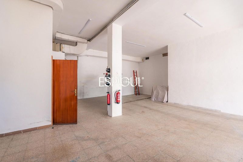 Foto a7bd4dc3-d46f-4ef6-b1fa-431ad9a83abf. Casa amb calefacció aparcament piscina a Montilivi Girona