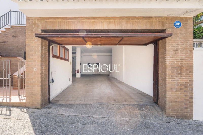 Foto c670e802-a925-47aa-994b-b2e3c1bfab78. Casa amb calefacció aparcament piscina a Montilivi Girona