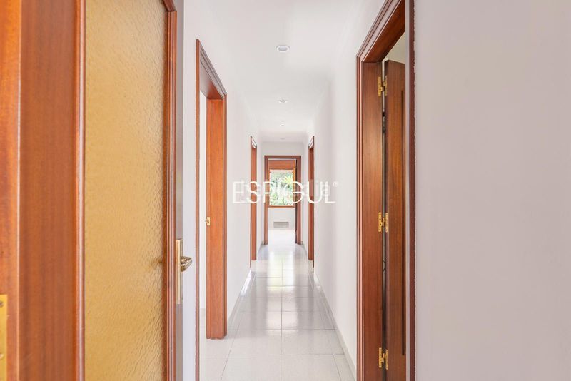 Foto cce3a1a9-48d8-4f38-b976-f122ee7d145e. Casa amb calefacció aparcament piscina a Montilivi Girona