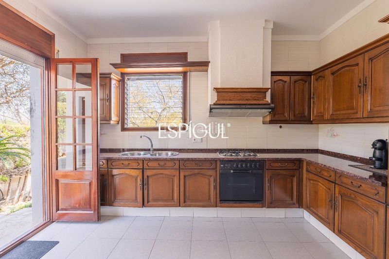 Foto f1de5baf-87c4-4200-86f0-b6e78249d5f1. Casa amb calefacció aparcament piscina a Montilivi Girona