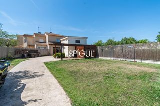Casa a Vilablareix. Casa independiente con gran parcela en vilablareix