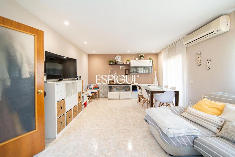 Foto e445cd5f-cdbc-4db5-aed2-d0ef8e9e608c. Casa amb calefacció aparcament a Vilablareix