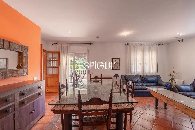 Foto 1461c546-bcd4-4dcd-9300-588022abb571. Casa amb calefacció aparcament piscina a Canyelles Lloret de Mar