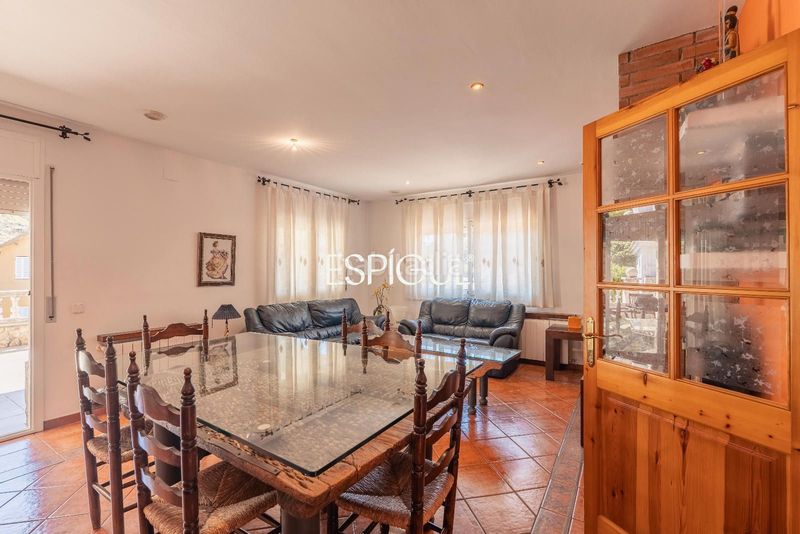 Foto 6b3b57cd-fbc2-4c8b-bfc8-eb639ad002dd. Casa amb calefacció aparcament piscina a Canyelles Lloret de Mar
