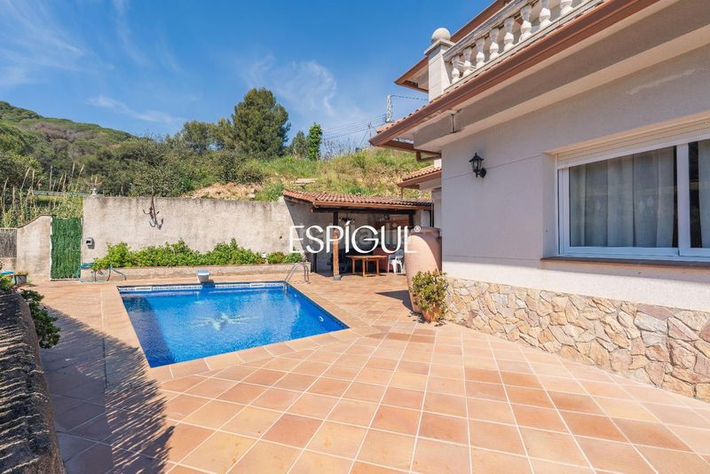 Foto ad381f3f-41fe-4ec7-9c79-fbc30a953980. Casa amb calefacció aparcament piscina a Canyelles Lloret de Mar