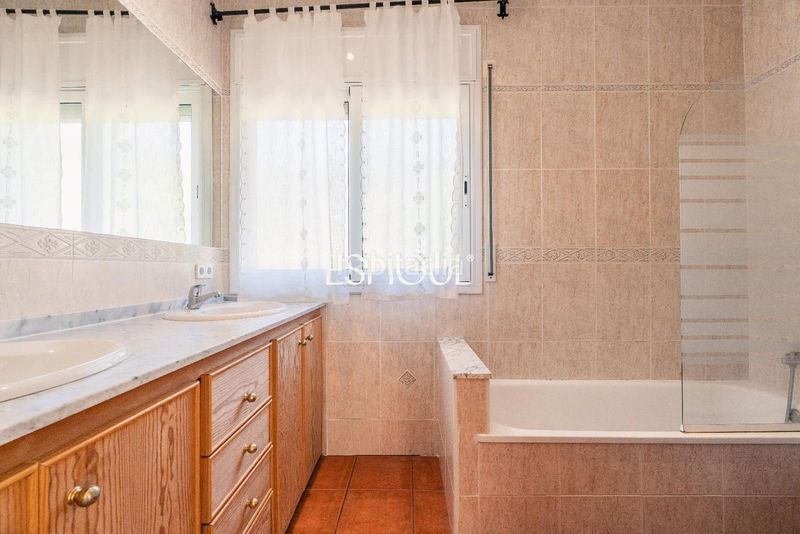 Foto de9b2277-3b9f-41c7-9b59-daa832177719. Casa amb calefacció aparcament piscina a Canyelles Lloret de Mar