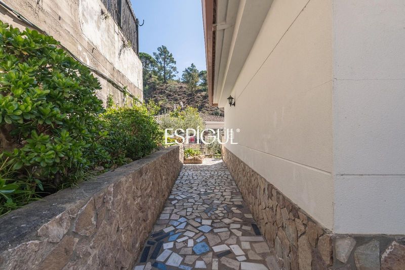 Foto e728ce5c-ec09-4e00-86e9-d86d00dcfebd. Casa amb calefacció aparcament piscina a Canyelles Lloret de Mar