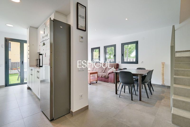 Foto f3e1728e-0ca4-46a2-9172-ecbd1a38ea68. Casa amb calefacció aparcament a Vilablareix