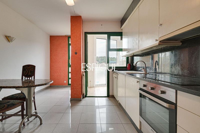 Foto af496a07-7828-4895-8f54-a5cee7cbd3f5. Pis amb calefacció a Centre-Barri Vell Girona