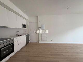 Location Attique à Sant Narcis. Piso en alquiler de tres habitaciones en sant narcís