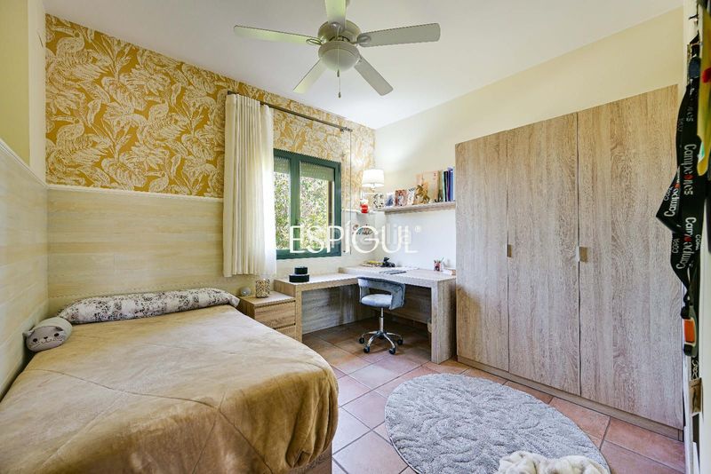 Foto 305d6c02-1f28-46d1-9329-1653a7e42853. Casa amb calefacció aparcament a Palau Girona