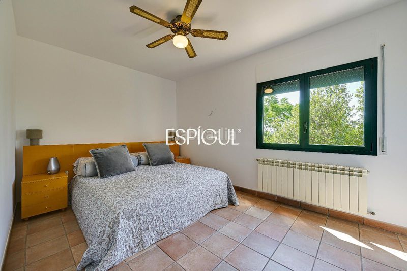 Foto 7e7cc8e0-25f2-45ea-9a7e-1d11df4c5ce5. Casa amb calefacció aparcament a Palau Girona