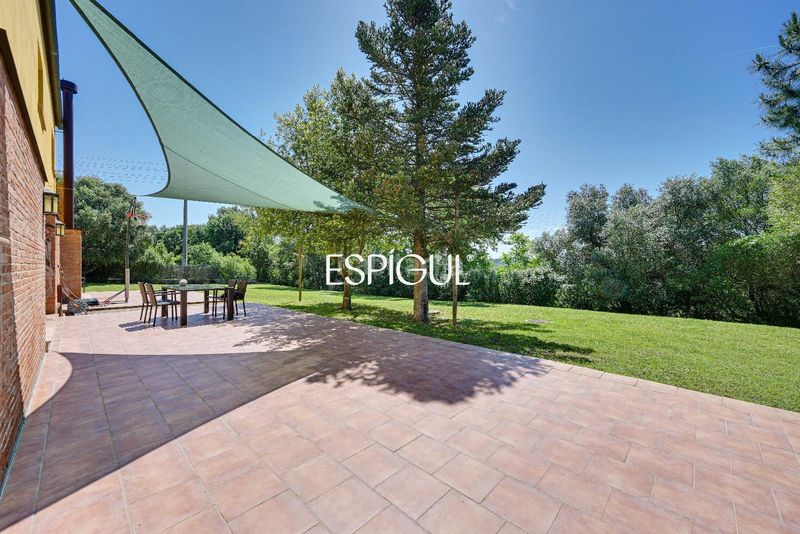 Foto bcf111d8-3b64-4dca-b965-98c0e6b12e37. Casa amb calefacció aparcament a Palau Girona