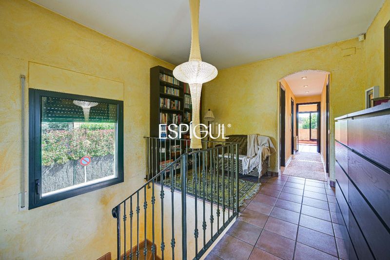 Foto d89ed270-0687-40d5-98f5-966fe4cb53df. Casa amb calefacció aparcament a Palau Girona