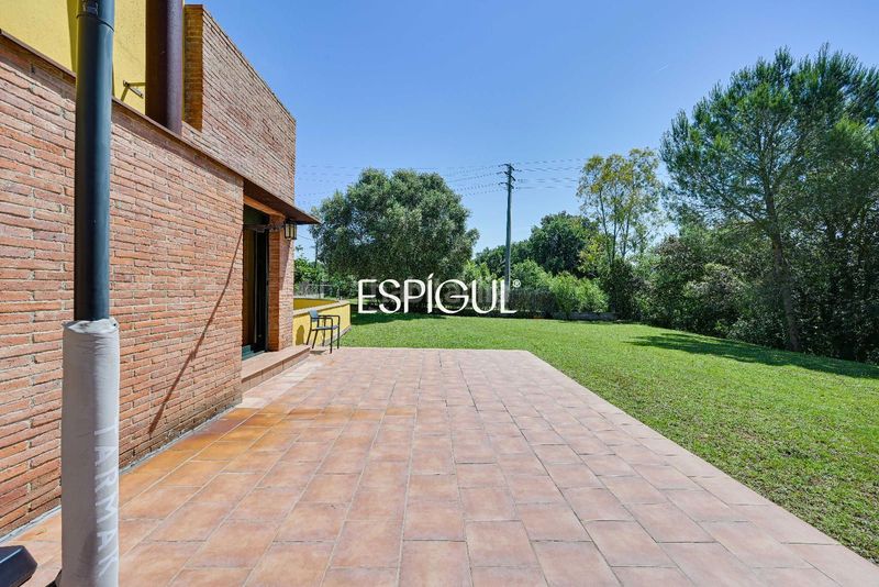 Foto f6ff8cbe-03a5-4a6a-a33f-1ccaeaa932f7. Casa amb calefacció aparcament a Palau Girona
