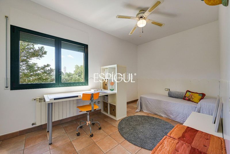 Foto f78e5773-dc78-4311-89d7-7d6df678e6be. Casa amb calefacció aparcament a Palau Girona