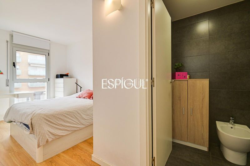 Foto 99f68551-e1e8-4498-a677-d0e3b924bd32. Pis amb aparcament a Eixample Sud-Migdia Girona