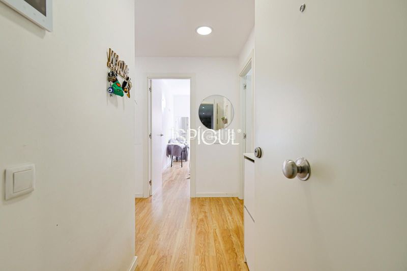 Foto c4bd3778-1a90-4b16-bb05-31f39847e639. Pis amb aparcament a Eixample Sud-Migdia Girona