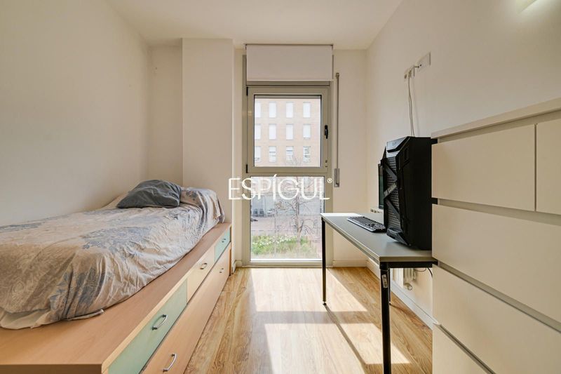 Foto fc8a7709-1e35-419d-9d4f-4f9216832428. Pis amb aparcament a Eixample Sud-Migdia Girona
