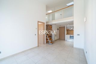 Attico in Eixample Nord. Duplex en venta de dos habitaciones en el centro de girona