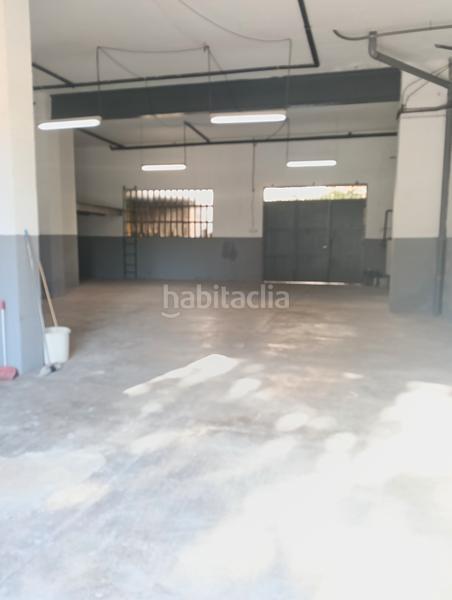 Foto 54cf3b27-0cb0-4314-8fa9-5f5ef8f8e5e1. Location local commercial dans Sant Climent de Llobregat