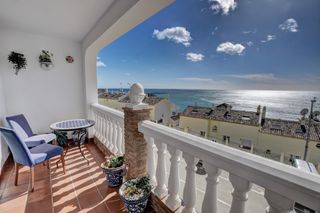 Casa adossada  Avenida carvajal. Adosado en complejo primera linea mar