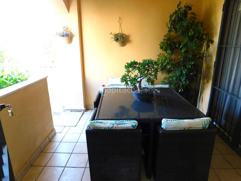 Foto 7f45426c-d4e0-4925-b451-d83cd483b781. Casa lowcost lacalle presenta en exclusiva amplia vivienda adosada con dos garajes subterraneos y piscina comunitaria en Puerto Real