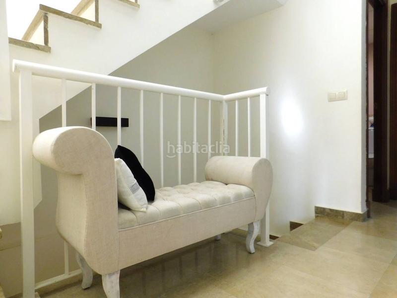 Foto 878aebb0-6097-4bd7-9e42-3bce633b78f2. Casa lowcost lacalle presenta en exclusiva amplia vivienda adosada con dos garajes subterraneos y piscina comunitaria en Puerto Real