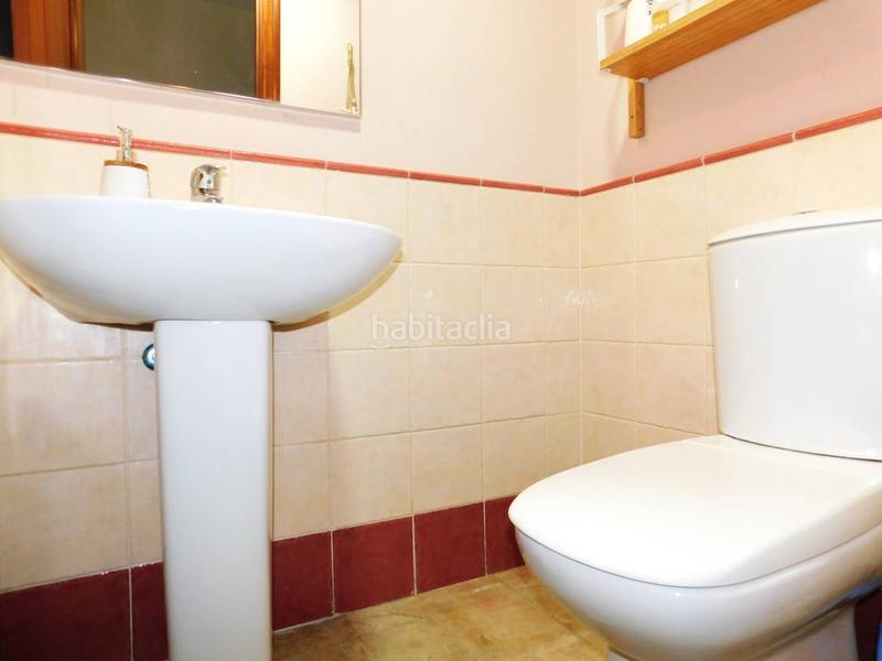 Foto 8b50ca45-492f-4038-8e56-99432fd942e3. Casa lowcost lacalle presenta en exclusiva amplia vivienda adosada con dos garajes subterraneos y piscina comunitaria en Puerto Real