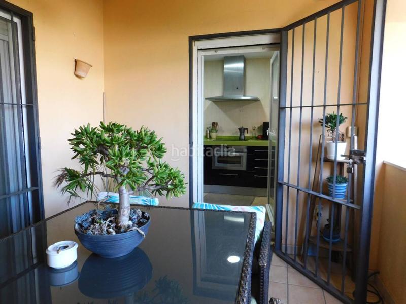 Foto c211f183-7c7f-4131-a7e7-125760380b22. Casa lowcost lacalle presenta en exclusiva amplia vivienda adosada con dos garajes subterraneos y piscina comunitaria en Puerto Real