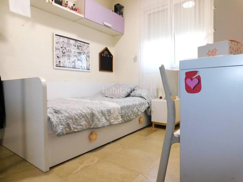 Foto cfb68f12-8cb0-459d-9c1b-53e816fb592c. Casa lowcost lacalle presenta en exclusiva amplia vivienda adosada con dos garajes subterraneos y piscina comunitaria en Puerto Real