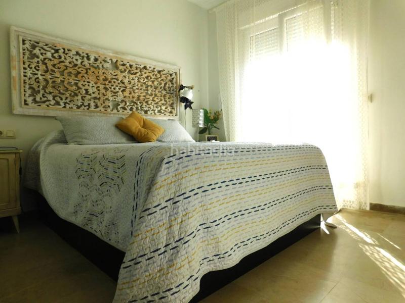 Foto f76811aa-9097-46da-935e-fd3a07708da9. Casa lowcost lacalle presenta en exclusiva amplia vivienda adosada con dos garajes subterraneos y piscina comunitaria en Puerto Real