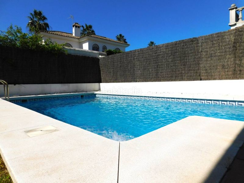 Foto 8b2d74eb-0f8f-4ea5-986e-80b085fe2d1a. Casa amb aparcament piscina a El Altillo Jerez de la Frontera