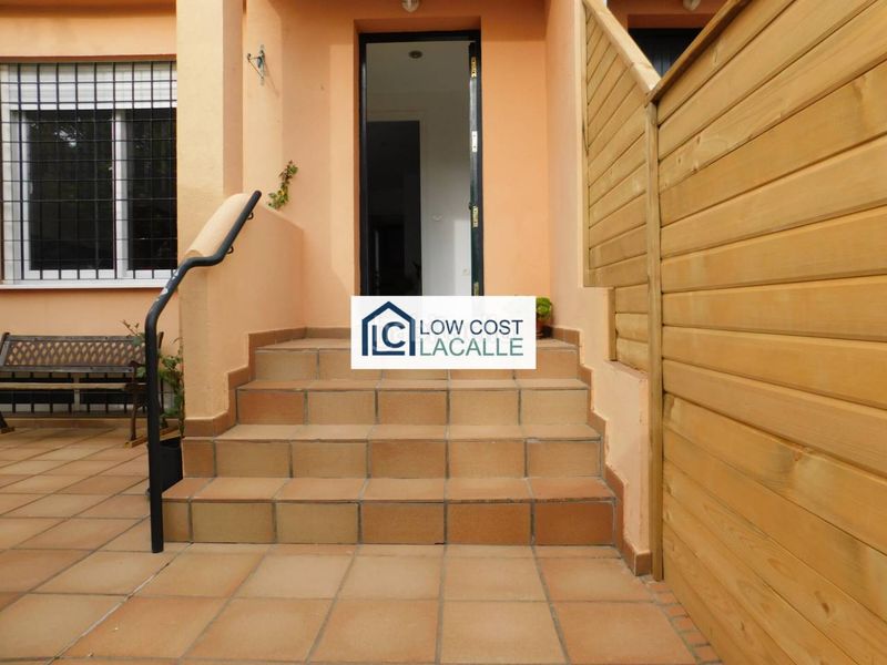 Foto f4ccff4b-a680-4c1f-be6e-05c0058fac06. Casa amb aparcament a El Altillo Jerez de la Frontera
