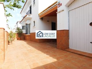 Haus  Ronda trobal. Lowcost lacalle presenta en exclusiva amplia vivienda vpo en nue