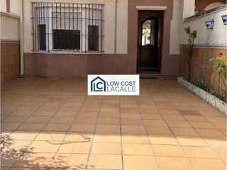 Haus  Avenida nazaret. Lowcost lacalle presenta en exclusiva adosado de cuatro domitori