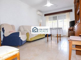 Pis  Avenida de la granja. Lowcost lacalle presenta en exclusividad piso de tres dormitorio