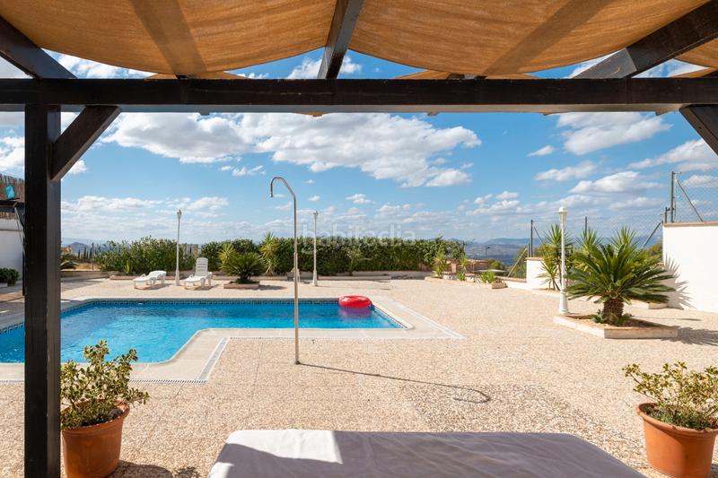 Foto a564370a-1fc8-4f54-86d7-9a4d695de343. Chalet en Altos de la Zubia Zubia (La)