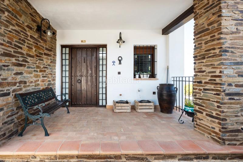 Foto e18a1555-77b5-4d49-a9e7-ec31e25e117c. Chalet en Altos de la Zubia Zubia (La)