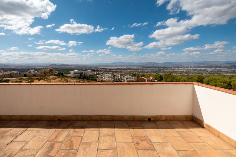 Foto 37994026-b00f-412b-b9e9-893845ed51c5. Xalet amb calefacció aparcament piscina a Altos de la Zubia Zubia (La)