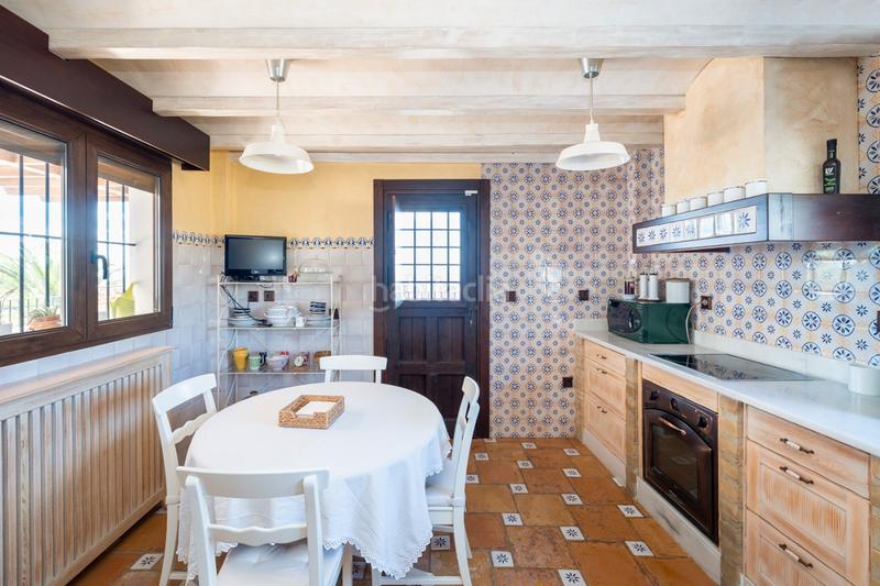 Foto 3bb49066-c38d-4edf-9d6e-ae00f6c2872c. Xalet amb calefacció aparcament piscina a Altos de la Zubia Zubia (La)