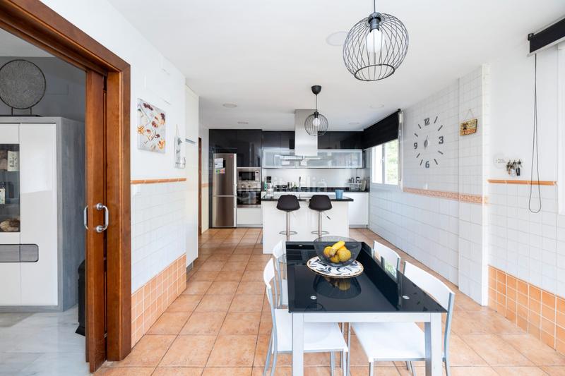 Foto 04f631b8-5fc2-40f1-adff-68099785921d. Chalet mit heizung parking pool in La Zubia Ciudad Zubia (La)