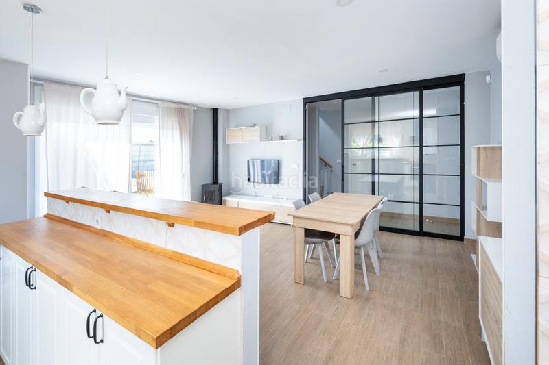 Foto 01bc228a-7030-49d6-b095-c485bbbb339b. Chalet con camino riscaldamento parcheggio piscina in Ogíjares