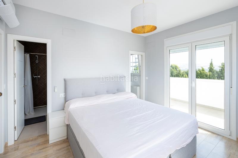 Foto 0de52e5b-d662-4180-a4f2-720e179f0779. Chalet con camino riscaldamento parcheggio piscina in Ogíjares