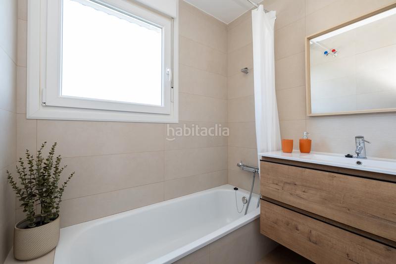 Foto 73e81ca8-8681-407c-a4d1-c3807e385890. Chalet con camino riscaldamento parcheggio piscina in Ogíjares