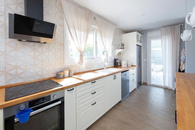 Foto ef3f0bc3-cb14-492f-a8b5-e8d750017789. Chalet con camino riscaldamento parcheggio piscina in Ogíjares