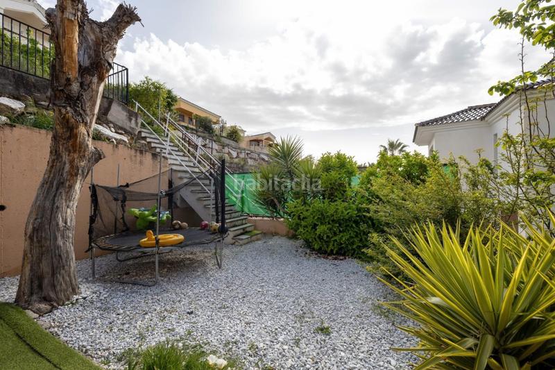 Foto 64d875a6-f098-421a-9784-aa522e2d2dcf. Chalet dans calle gredos 33a dans Altos de la Zubia Zubia (La)