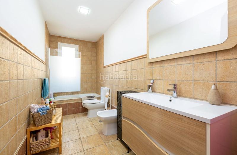Foto addb9259-a9d7-458e-ad2b-982d91d0e091. Chalet dans calle gredos 33a dans Altos de la Zubia Zubia (La)